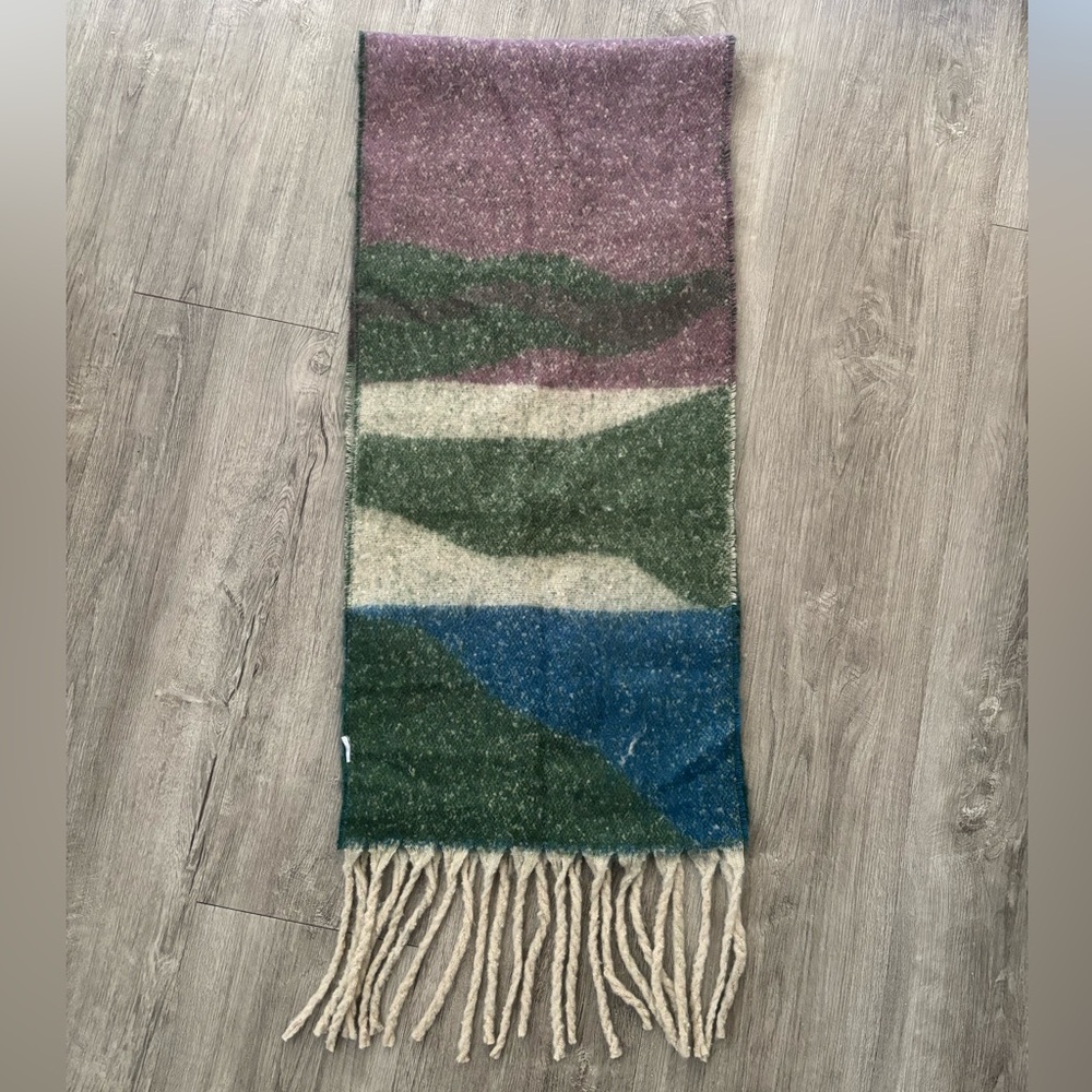 Knit scarf NWOT